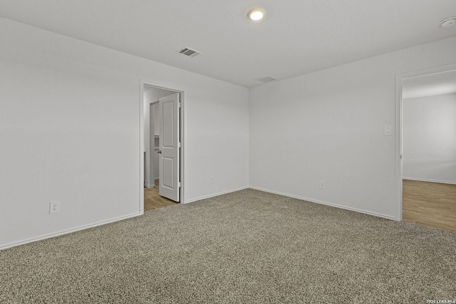Spacious, unfurnished interior of a new home in Hickory Ridge, Elmendorf (Image 25).