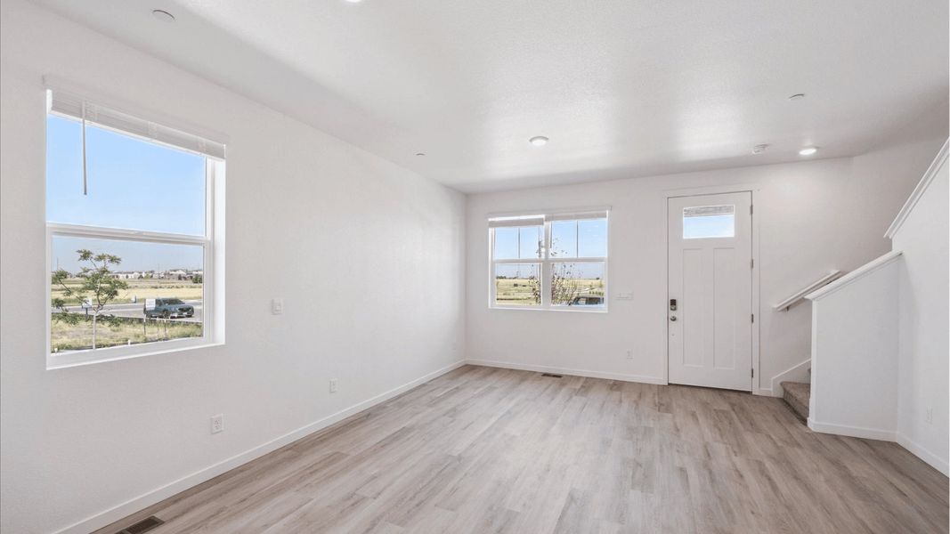 Spacious, unfurnished interior of a new home in Settlers Crossing, Commerce City (Image 18).