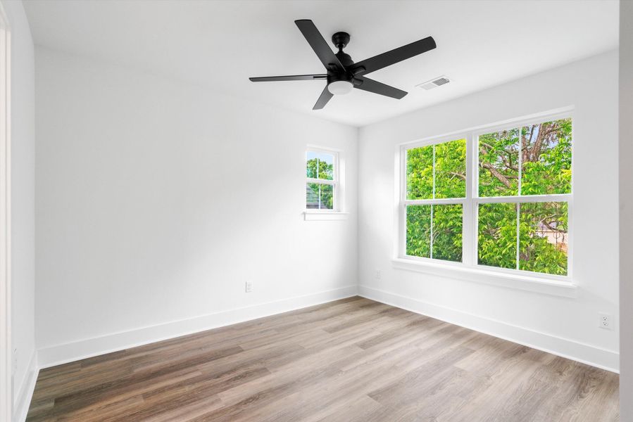 Spacious, unfurnished interior of a new home in , Charleston (Image 39).