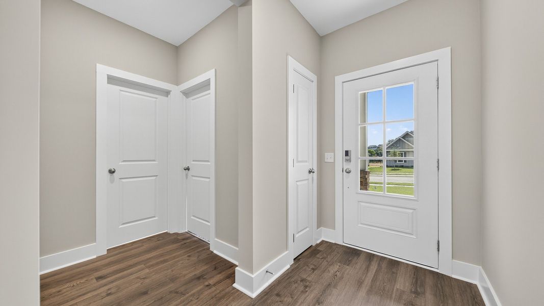 Spacious, unfurnished interior of a new home in McClure Farms, Columbia (Image 30).