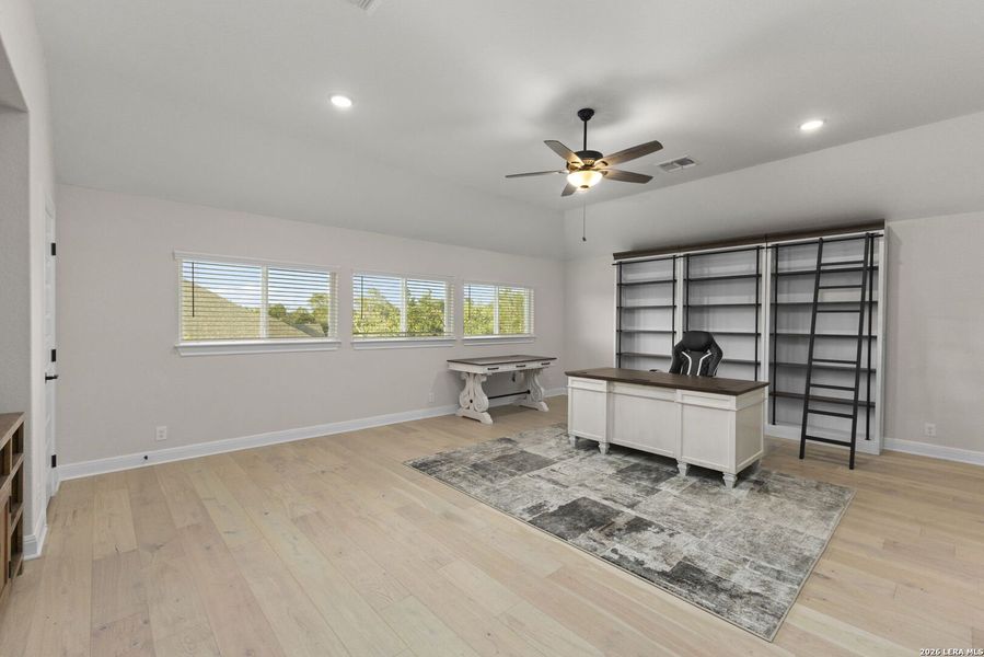 Furnished interior view inside a new home in Waldsanger, New Braunfels (Image 35).
