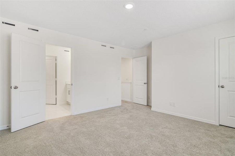 Spacious, unfurnished interior of a new home in Towns at Riverwalk, Sanford (Image 7).