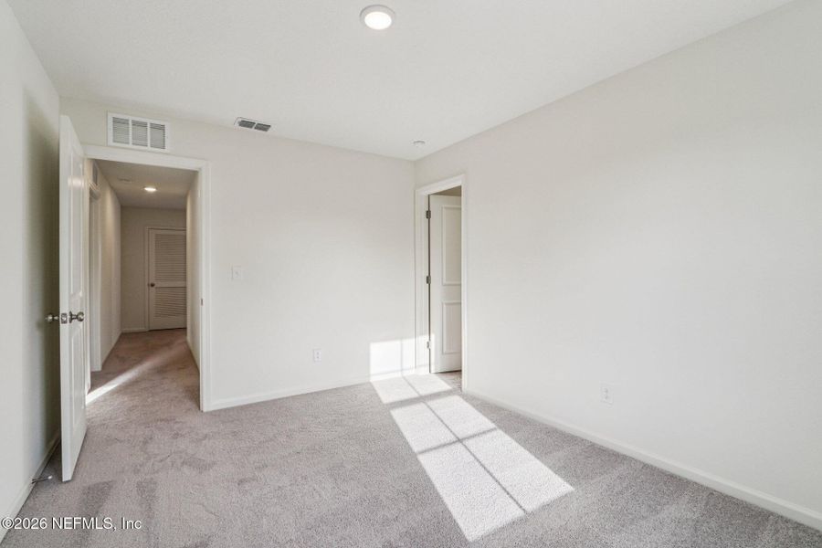 Spacious, unfurnished interior of a new home in Park Grove, Jacksonville (Image 38).