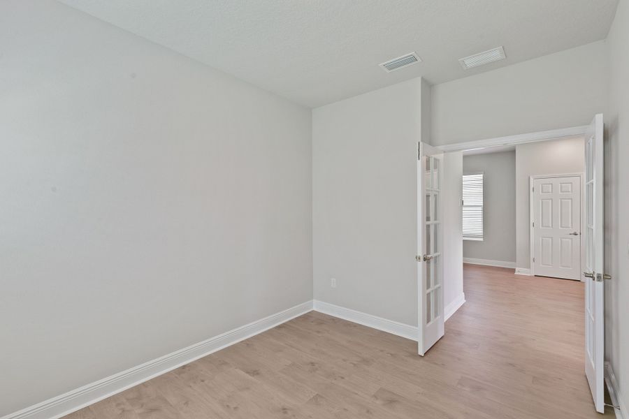 Representative unfurnished interior of a home built from the The Kingsbridge by David Weekley Homes in Vistera of Venice – Garden Series, Nokomis (Image 7).