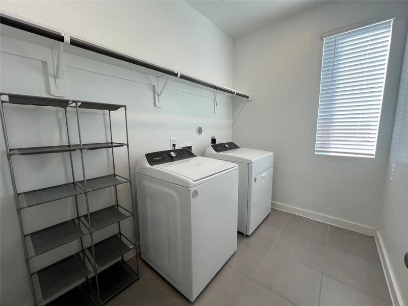 washer and dryer included