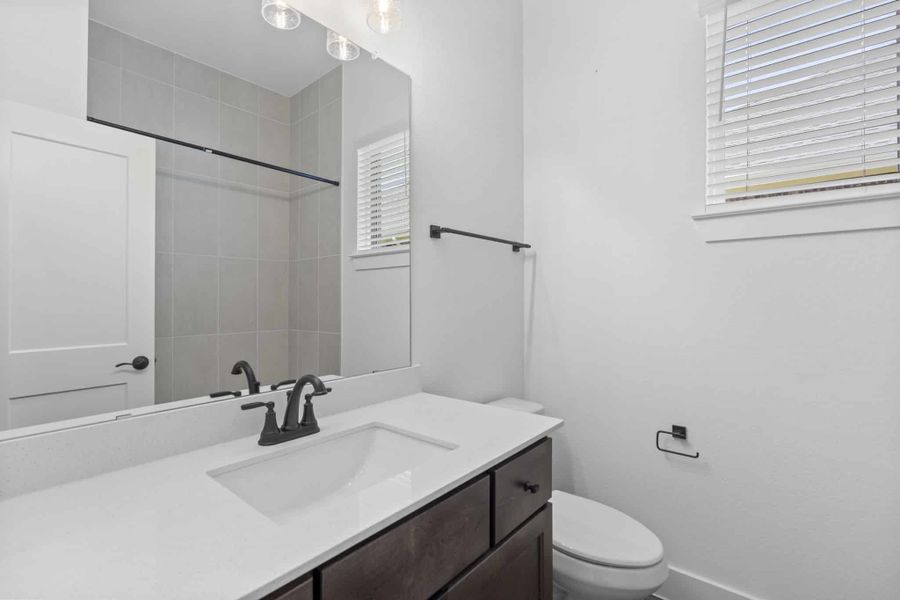 Furnished interior view inside a new home in Mulberry Farms, Santa Fe (Image 15).