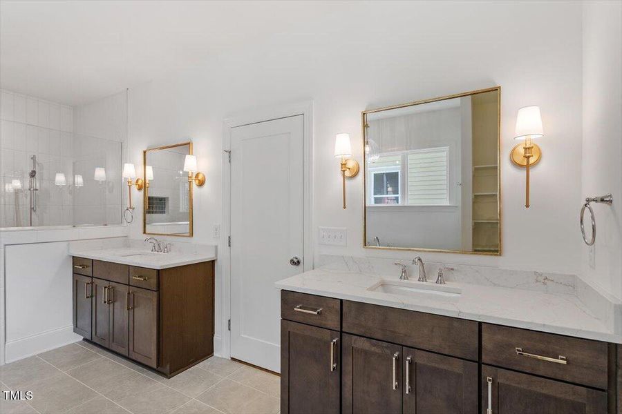 35-3302.5 Hall Place [2153293]_35