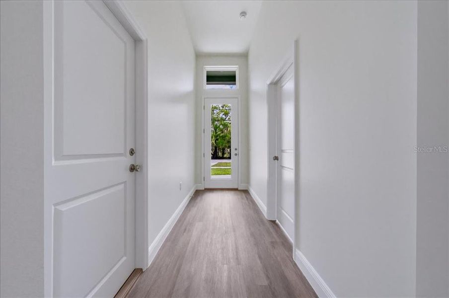 Spacious, unfurnished interior of a new home in , Orlando (Image 19).