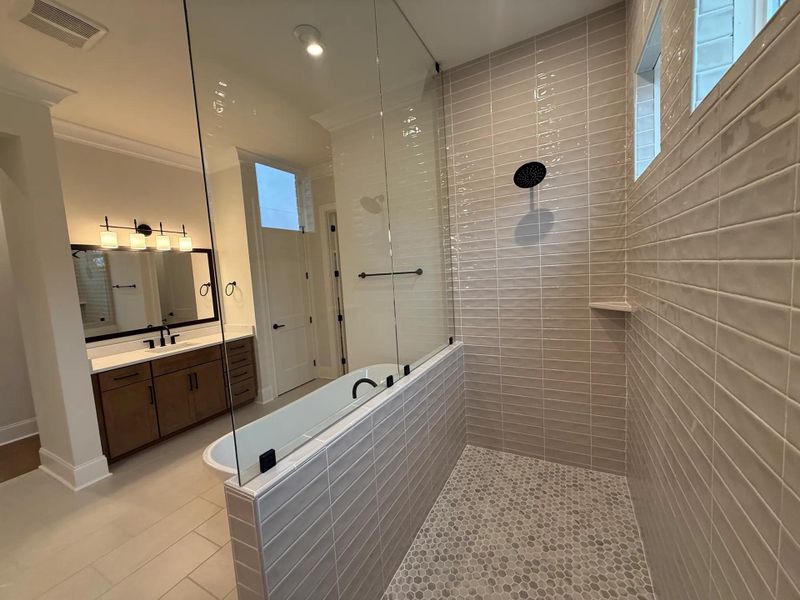 The Dresden D Primary Suite Bathroom