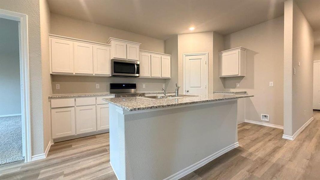 Furnished interior view inside a new home in Meadowbrook Estates, Cleburne (Image 5).