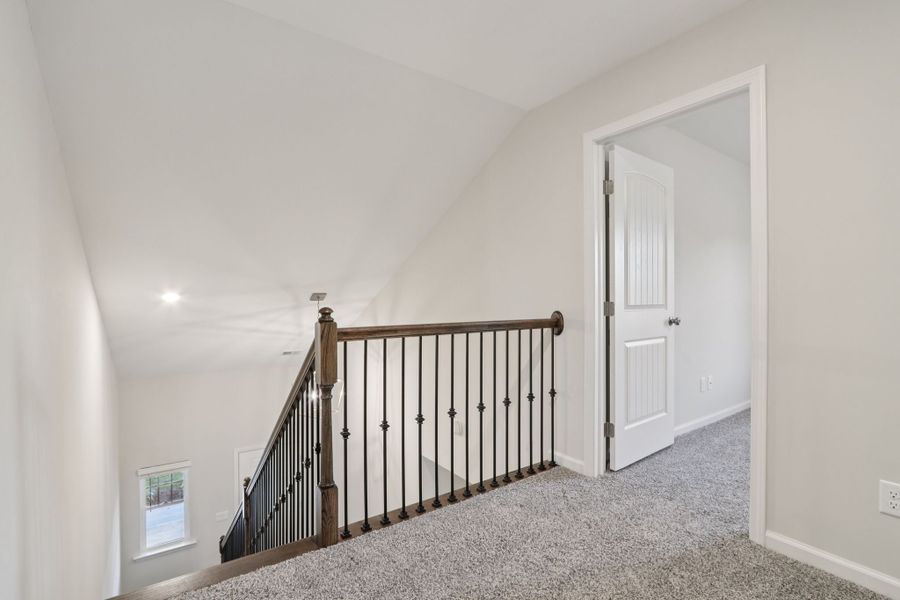 Spacious, unfurnished interior of a new home in Hayden Pointe, St. Marys (Image 31).
