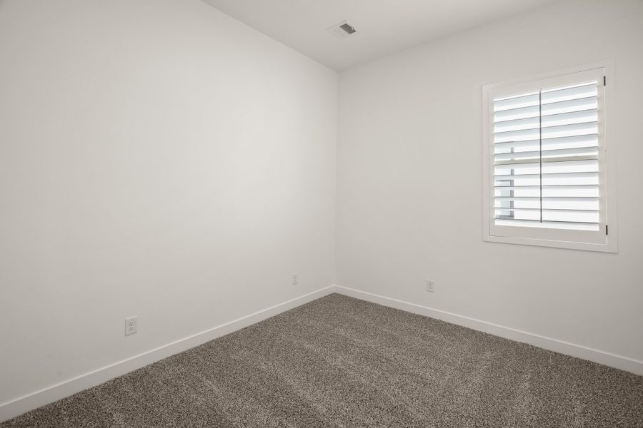 Spacious, unfurnished interior of a new home in Tierra Del Este 91, El Paso (Image 26).