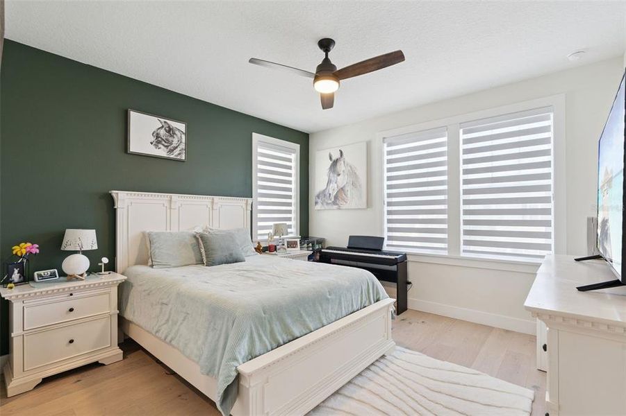 Furnished interior view inside a new home in Oakland Park, Winter Garden (Image 34).