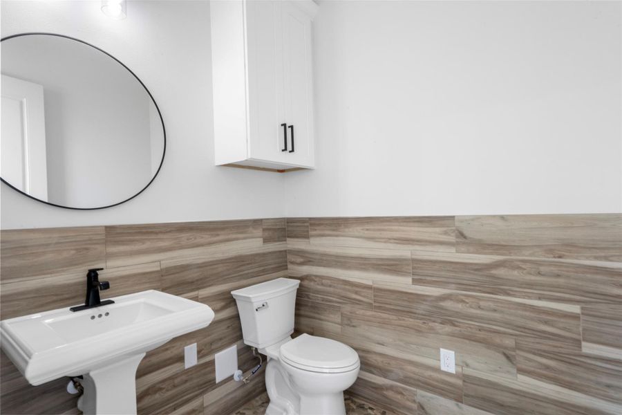 Furnished interior view inside a new home in , Baytown (Image 7).