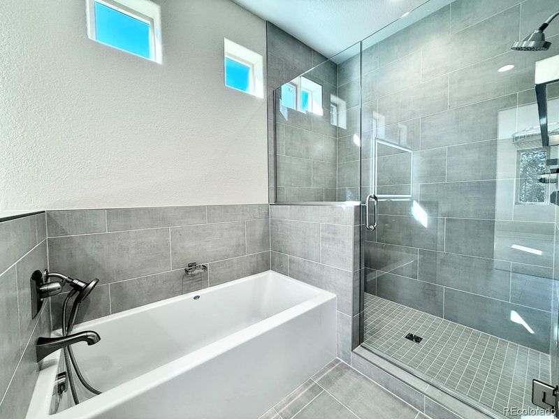 Oversized Spa Shower with Seat Oversized Spa Shower with Seat