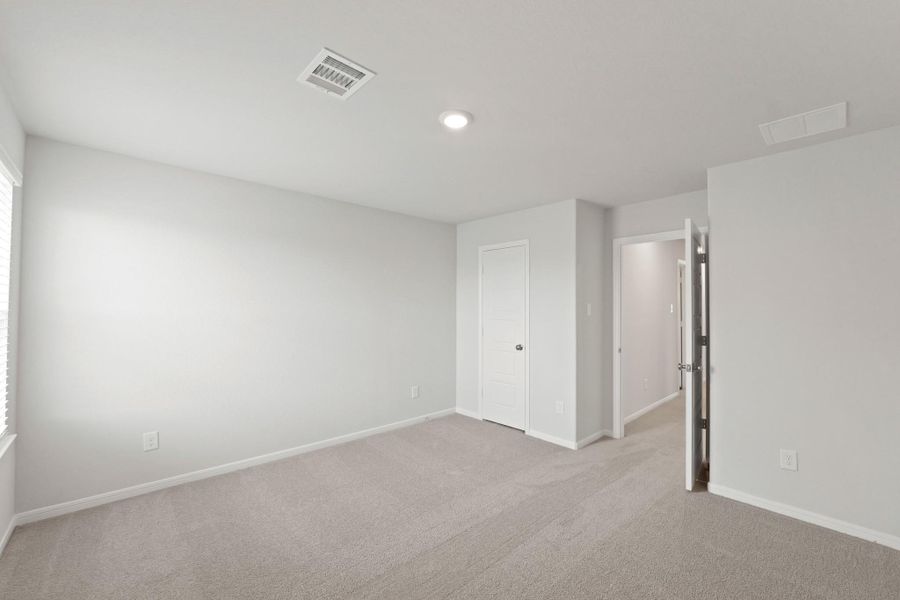 Spacious, unfurnished interior of a new home in Bammel Oaks, Houston (Image 30). Spacious, unfurnished interior of a new home in Bammel Oaks, Houston (Image 30).
