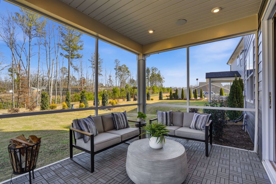 Sequoia Model screen porch