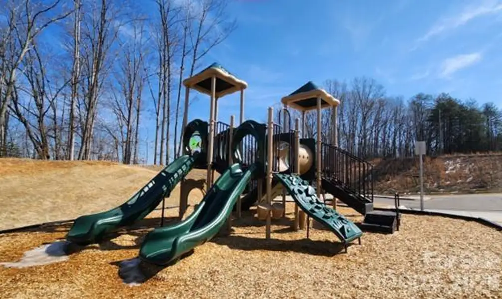 Community amenities in Shannon Woods, Maiden (Image 5).