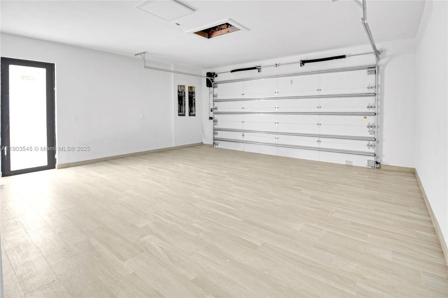Spacious, unfurnished interior of a new home in , Miami (Image 23).