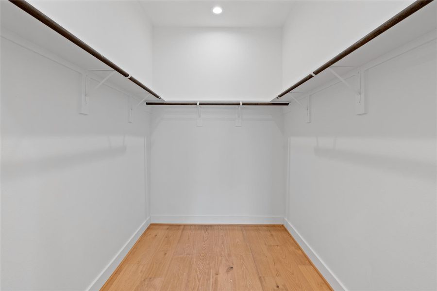 Spacious, unfurnished interior of a new home in , Houston (Image 22).
