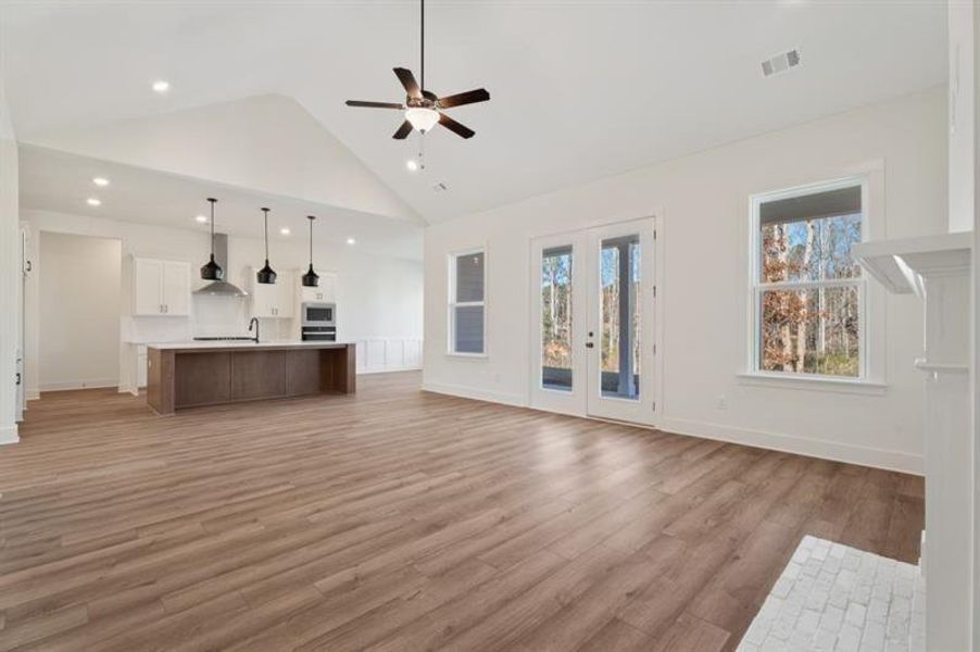 Spacious, unfurnished interior of a new home in , Gainesville (Image 36).