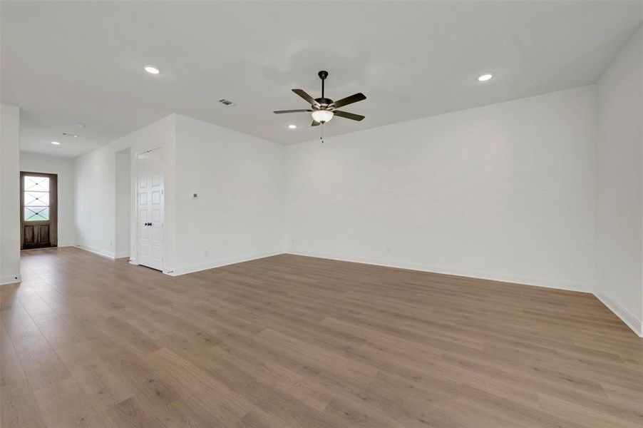 Spacious, unfurnished interior of a new home in Elements at Viridian - Traditional Series, Arlington (Image 30). Spacious, unfurnished interior of a new home in Elements at Viridian - Traditional Series, Arlington (Image 30).