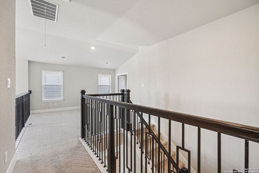 Spacious, unfurnished interior of a new home in Comanche Ridge, San Antonio (Image 44). Spacious, unfurnished interior of a new home in Comanche Ridge, San Antonio (Image 44).