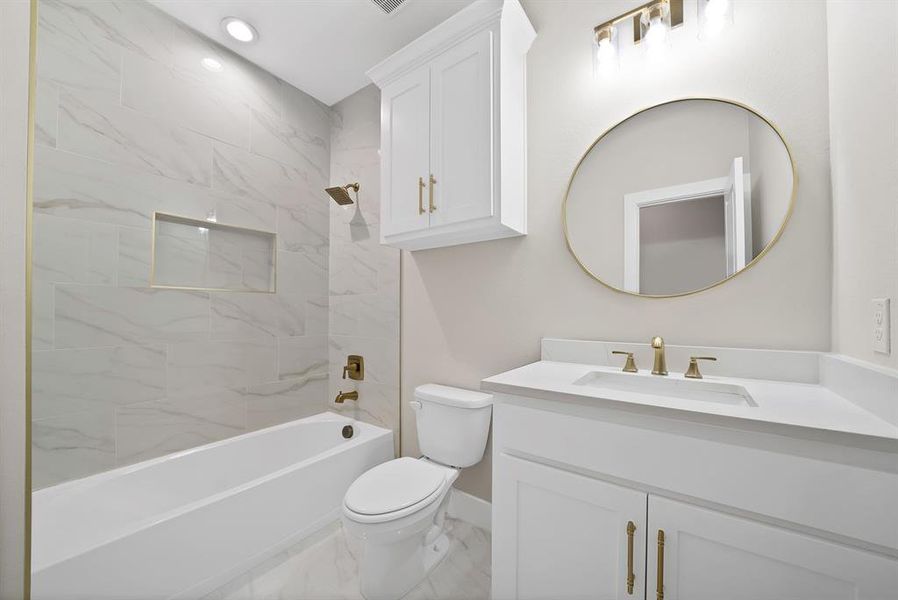 Furnished interior view inside a new home in , Dallas (Image 10).