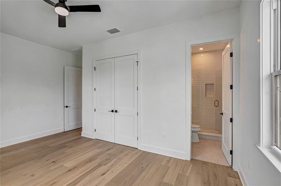 Spacious, unfurnished interior of a new home in , Tampa (Image 76).