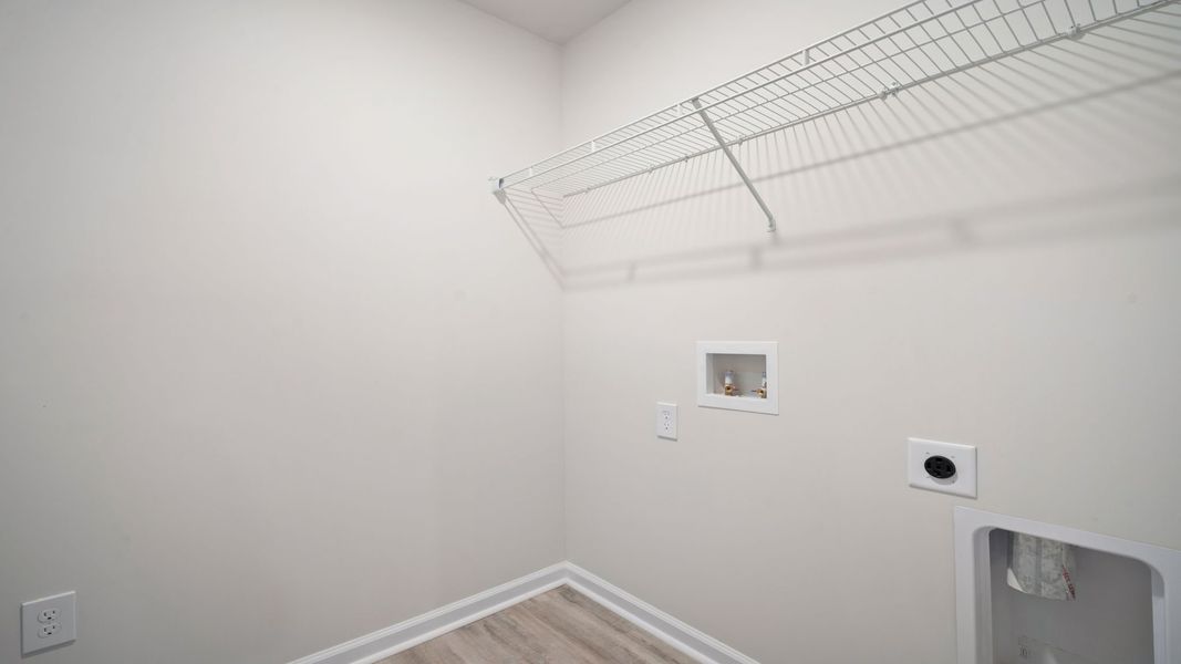 Spacious, unfurnished interior of a new home in The Pines at New Hampstead, Savannah (Image 14).