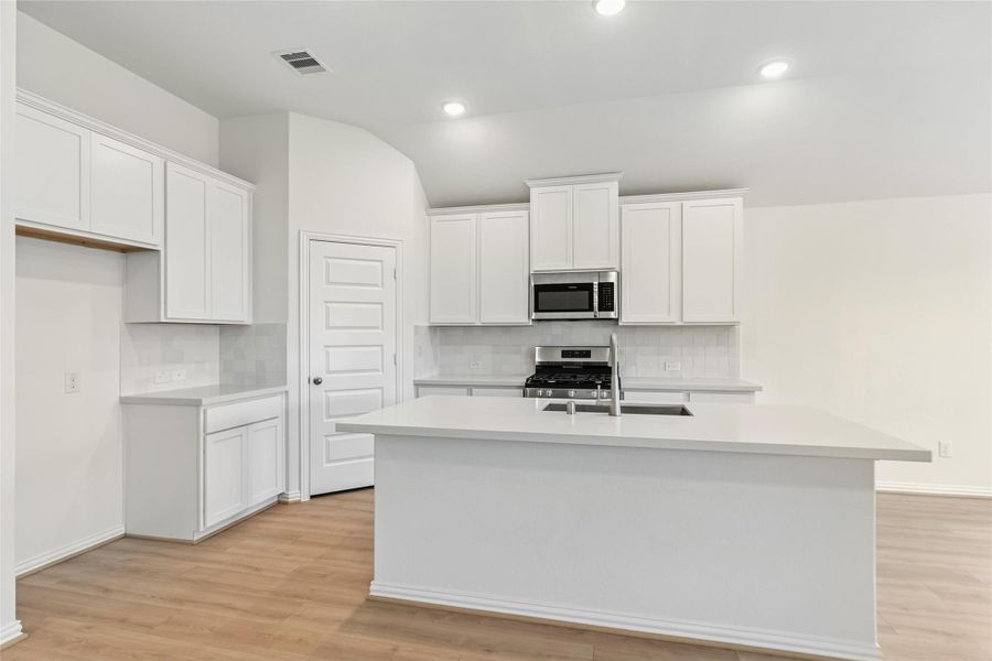 Furnished interior view inside a new home in Oakwood Estates, Waller (Image 17).