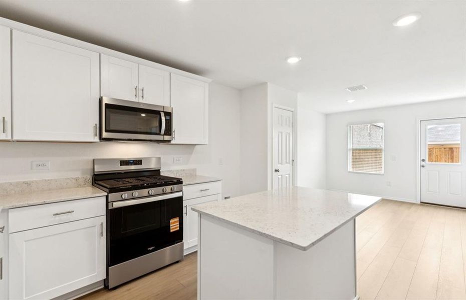 Eat-in island kitchen