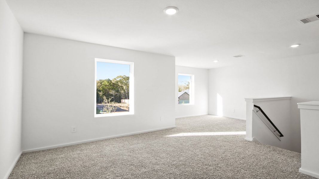 Spacious, unfurnished interior of a new home in Lexington Heights, Willis (Image 17).