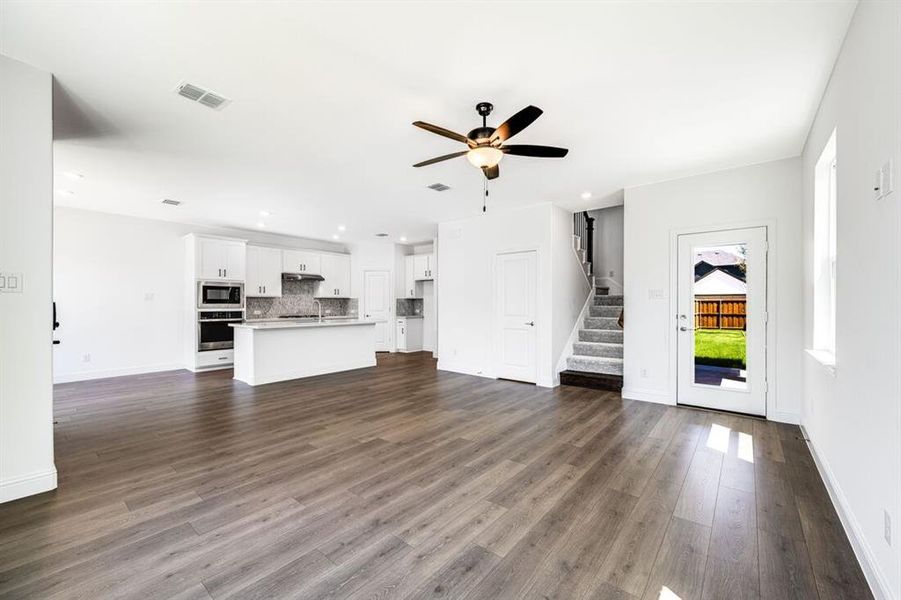 Spacious, unfurnished interior of a new home in North Sky Celina, Celina (Image 29). Spacious, unfurnished interior of a new home in North Sky Celina, Celina (Image 29).