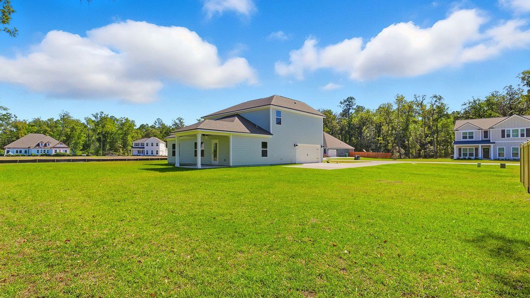 Exterior details and patio area of a home in Greystone, Crawfordville (Image 4).
