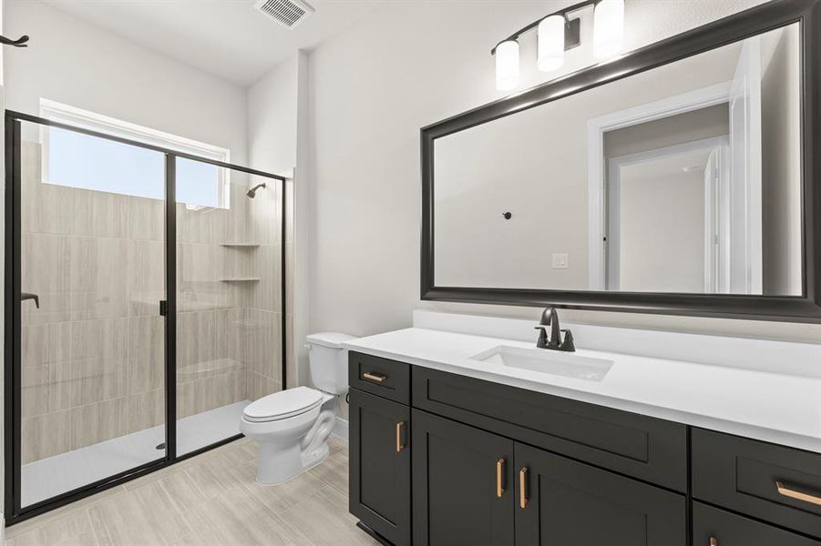 06. 5401 Archeron - 2ND Bath 06. 5401 Archeron - 2ND Bath