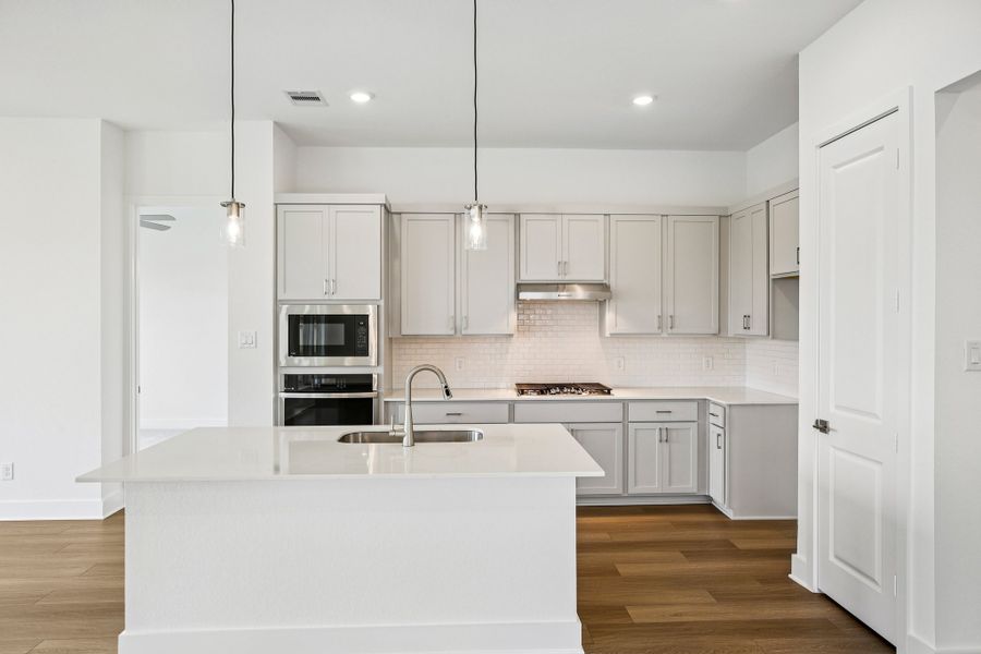 Representative furnished interior of a home built from the Levi by Risewell Homes in Winfrey Estates, Tomball (Image 7).