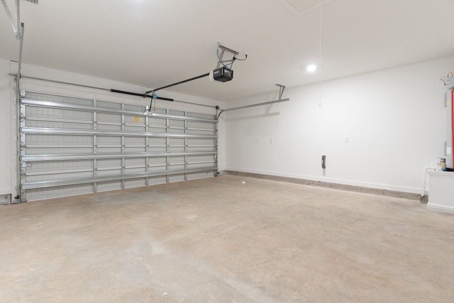 Spacious, unfurnished interior of a new home in Barton's Bend, Crestview (Image 42). Spacious, unfurnished interior of a new home in Barton's Bend, Crestview (Image 42).