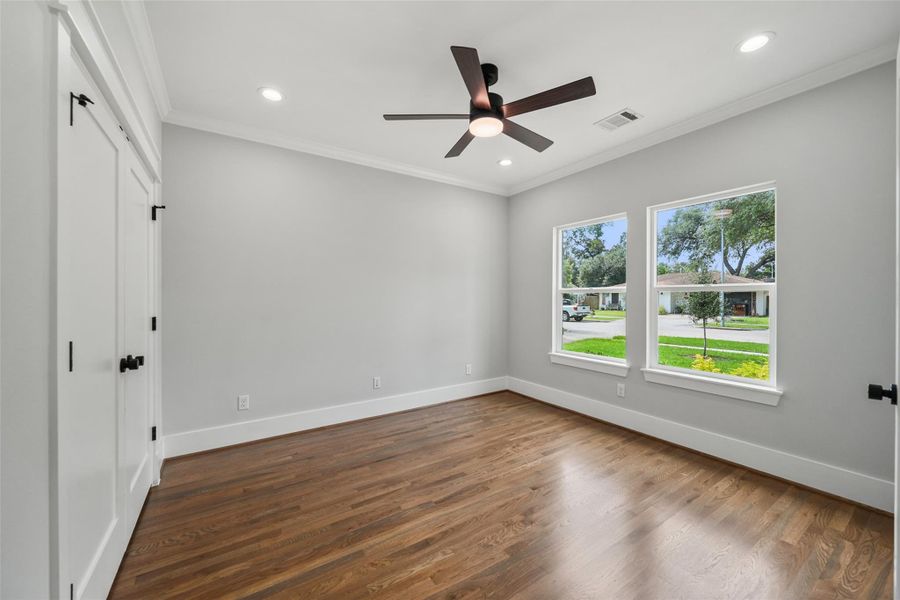 Spacious, unfurnished interior of a new home in , Houston (Image 17).