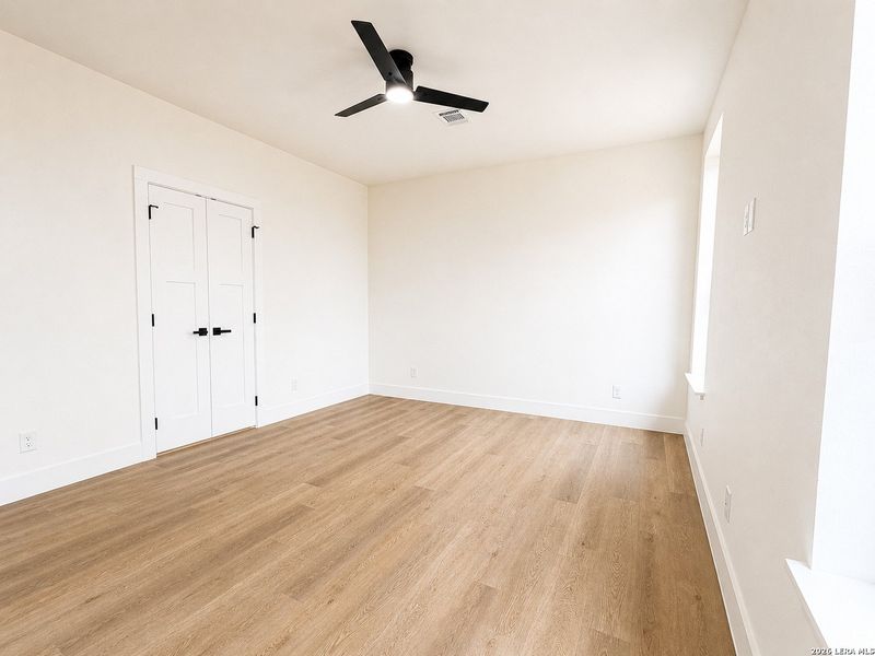 Spacious, unfurnished interior of a new home in , San Antonio (Image 30).