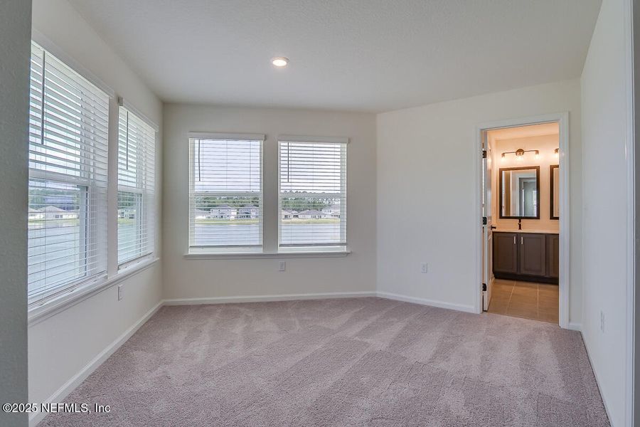 Spacious, unfurnished interior of a new home in Copper Ridge, Jacksonville (Image 24).