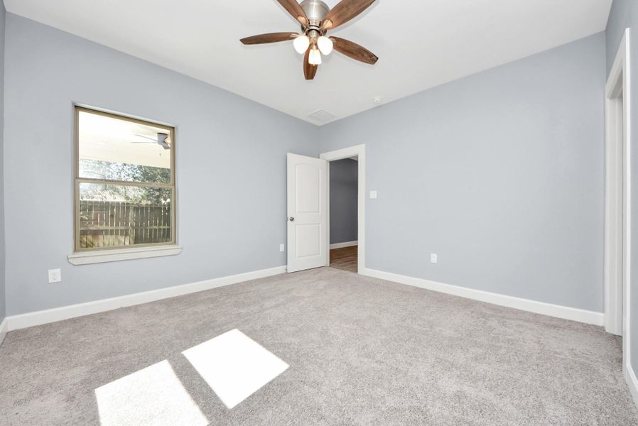 Spacious, unfurnished interior of a new home in , Houston (Image 38).