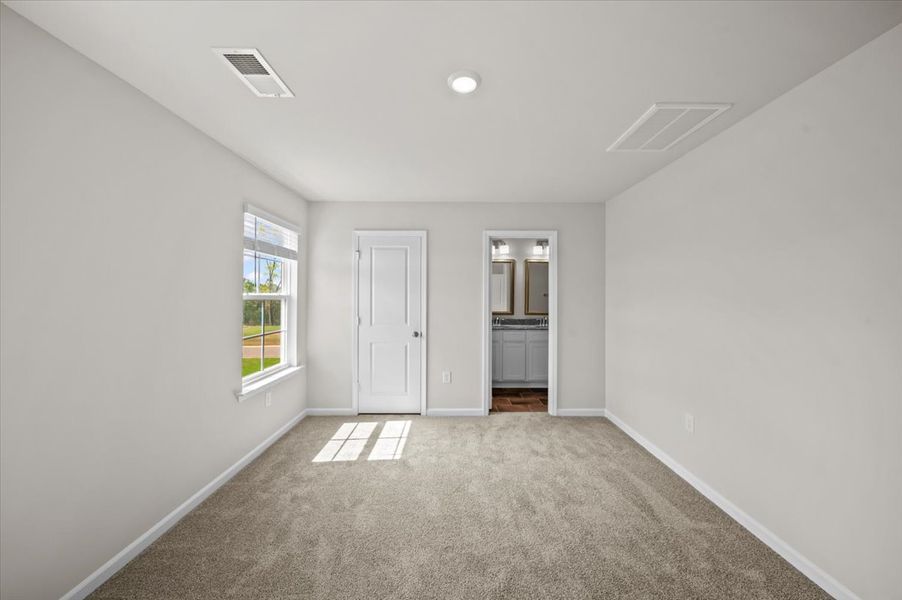 Representative unfurnished interior of a home built from the Palmetto II by McGuinn Homes in Clarke Townes, Anderson (Image 74).