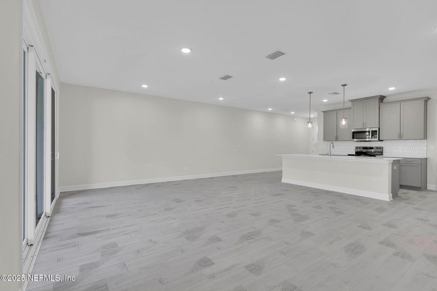 Spacious, unfurnished interior of a new home in , Ponte Vedra (Image 17).