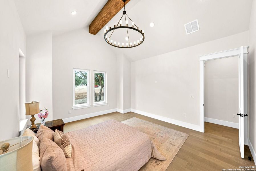 Furnished interior view inside a new home in , Bandera (Image 19).