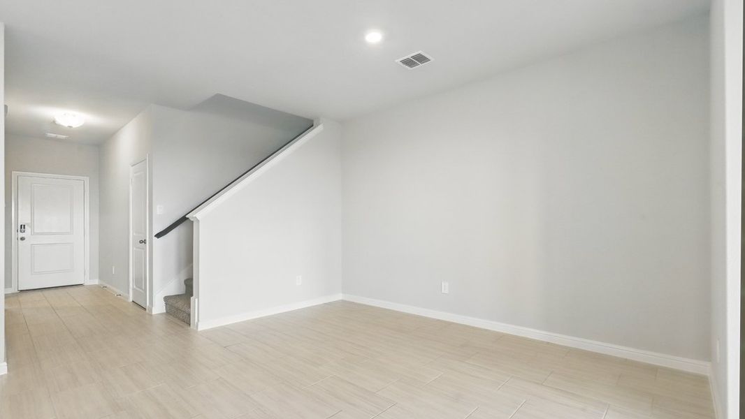Spacious, unfurnished interior of a new home in The Canyons, Keene (Image 17).