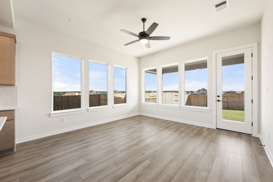 Spacious, unfurnished interior of a new home in Lariat, Liberty Hill (Image 20).