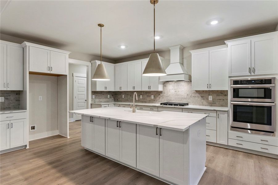 Furnished interior view inside a new home in Cross Creek Plantation, Seneca (Image 6).