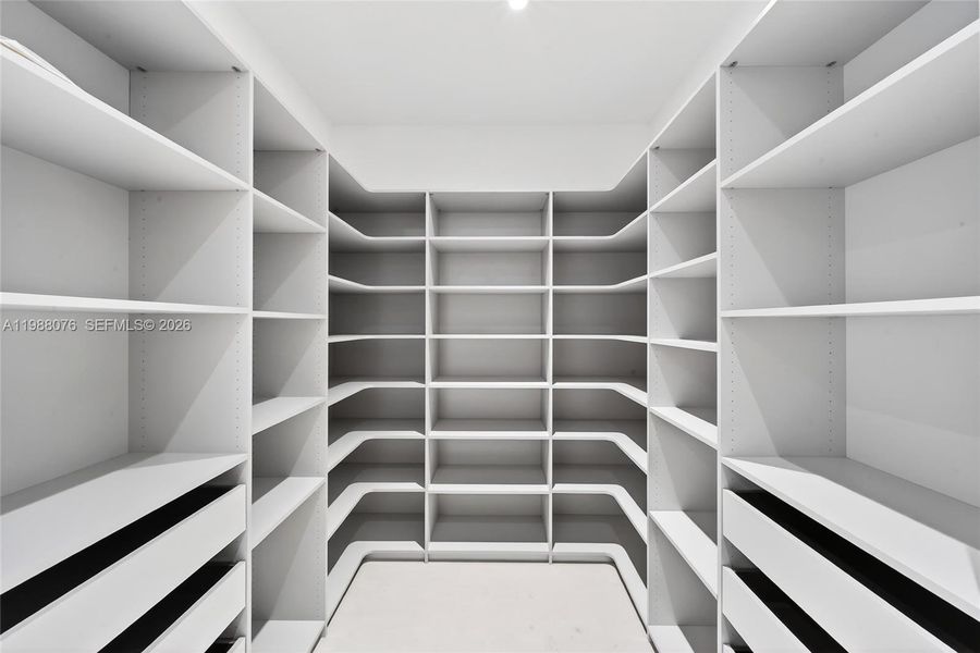 Image 47 of a home in .