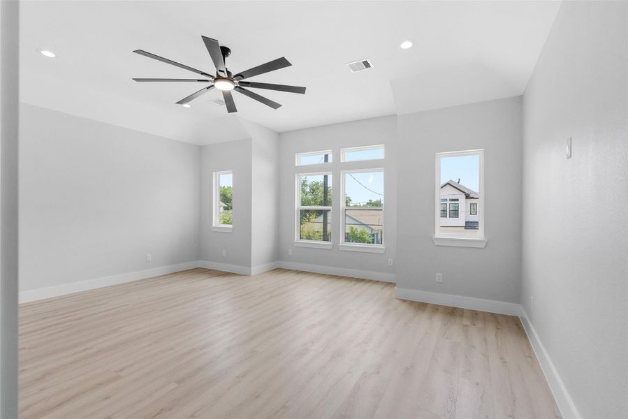 Image 21 of a home in . Image 21 of a home in .